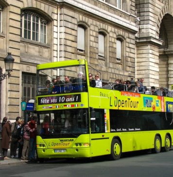 Open Tour Bus Tours in Paris for Seeing the Many Monuments and Tourist Attractions