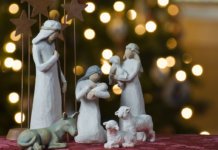 12 Apps to Conjure the Christmas Spirit in You