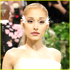 Ariana Grande Joins Weverse: Connecting with Fans Worldwide