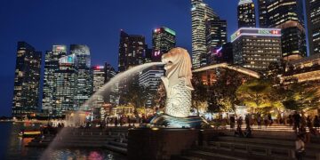 Etiqa unveils on line tour coverage for transit visitors in Singapore