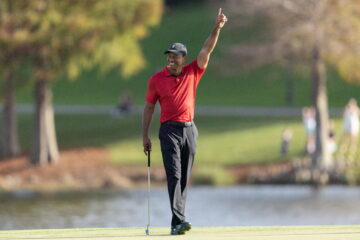 Tiger Woods equals career-best round of 61 to take lead in Ohio 4 Tiger Woods equals career-best round of 61 to take lead in Ohio 3
