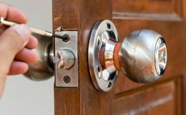 Expert Locksmith Tips to Help Keep Your Home Safe 9