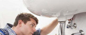 Why You Need to Hire a Professional Emergency Plumber 2