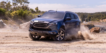 ISUZU MUX REVIEW WHY SHOULD YOU BUY? 7 ISUZU MUX REVIEW WHY SHOULD YOU BUY? 4