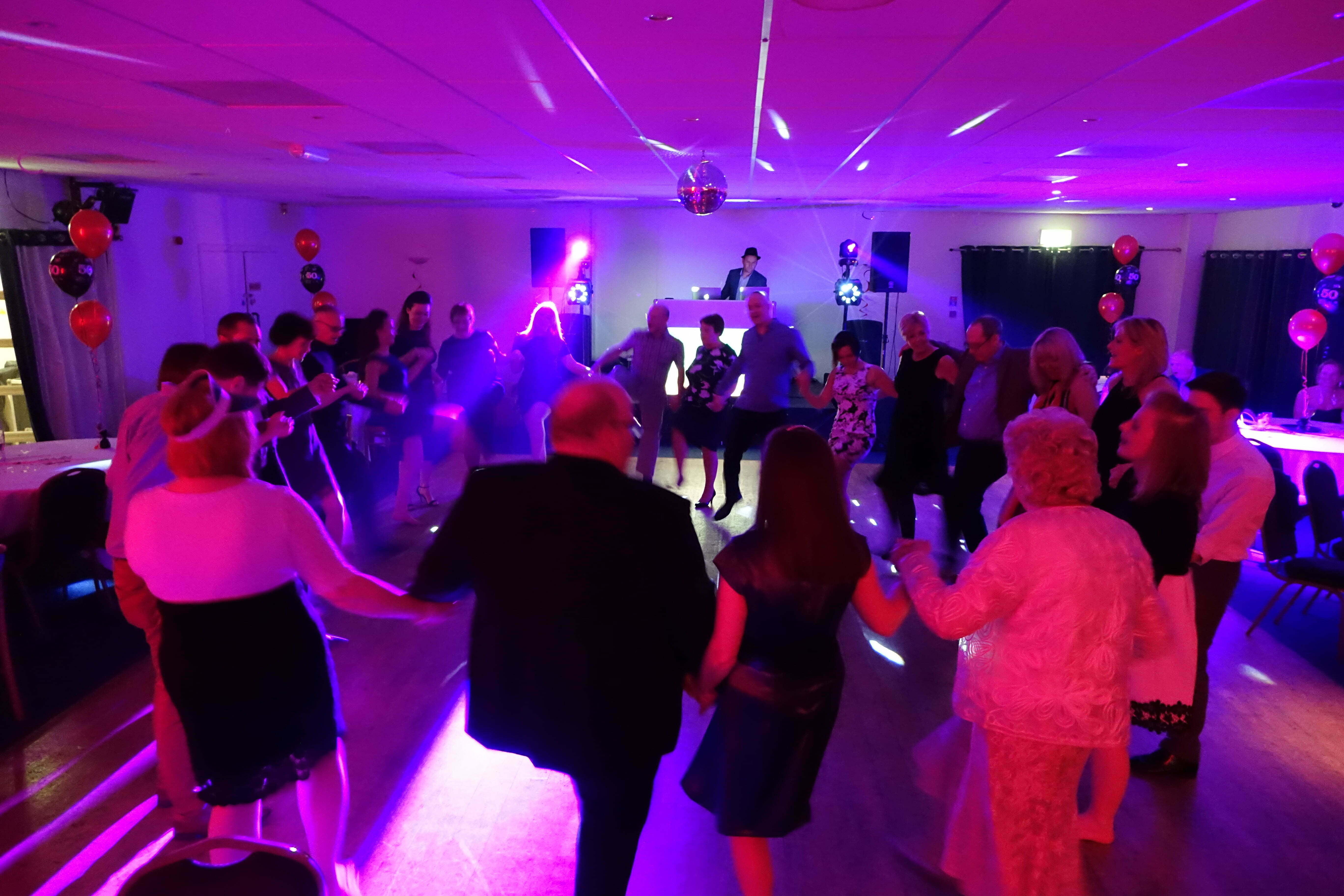 Choosing A Mobile Disco For Your Wedding PC MAW