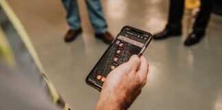 Australians hoarding 23 million unused cell phones