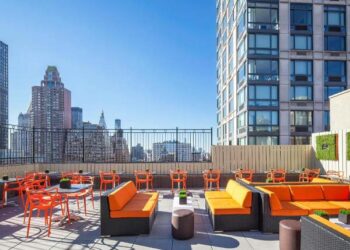 Experience the Ultimate Social Scene at Cloud Rooftop Bar
