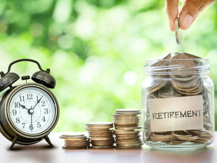 retirement-800x600_Hand-putting-Coins-in-glass-jar-retro-alarm-clock-time-to-money-saving-for-retirement_65396714