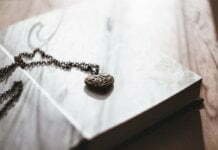 How to Select the Right Cremation Jewellery?