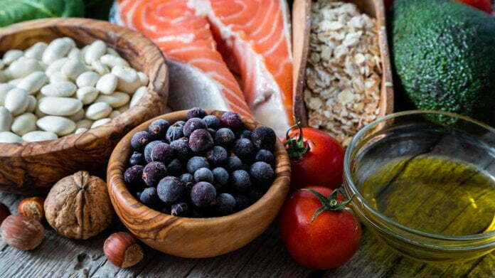 top-10-nutrition-facts-1296x728-1