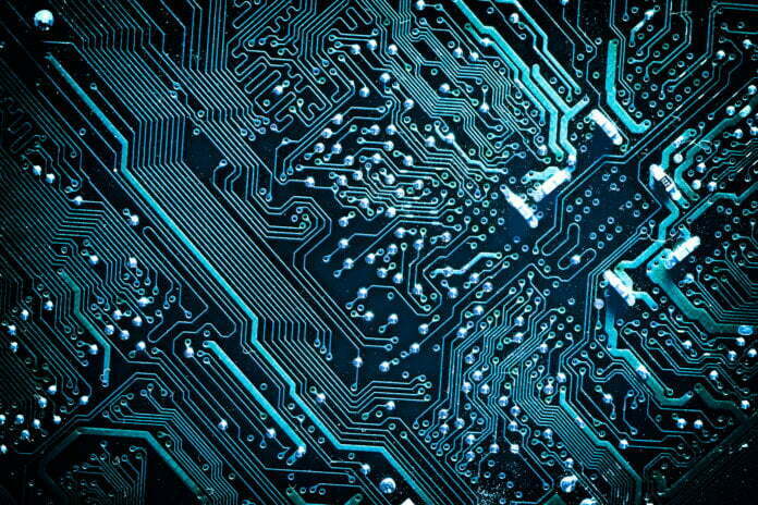 metro_20171121_tech-empowers-tech-polarizes-mark-muro