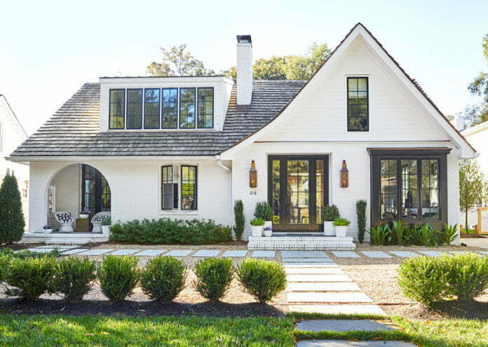 white-modern-house-curved-patio-archway-c0a4a3b3