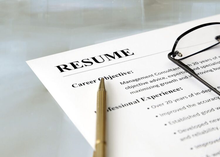 How to Write a Career Objective on Resume