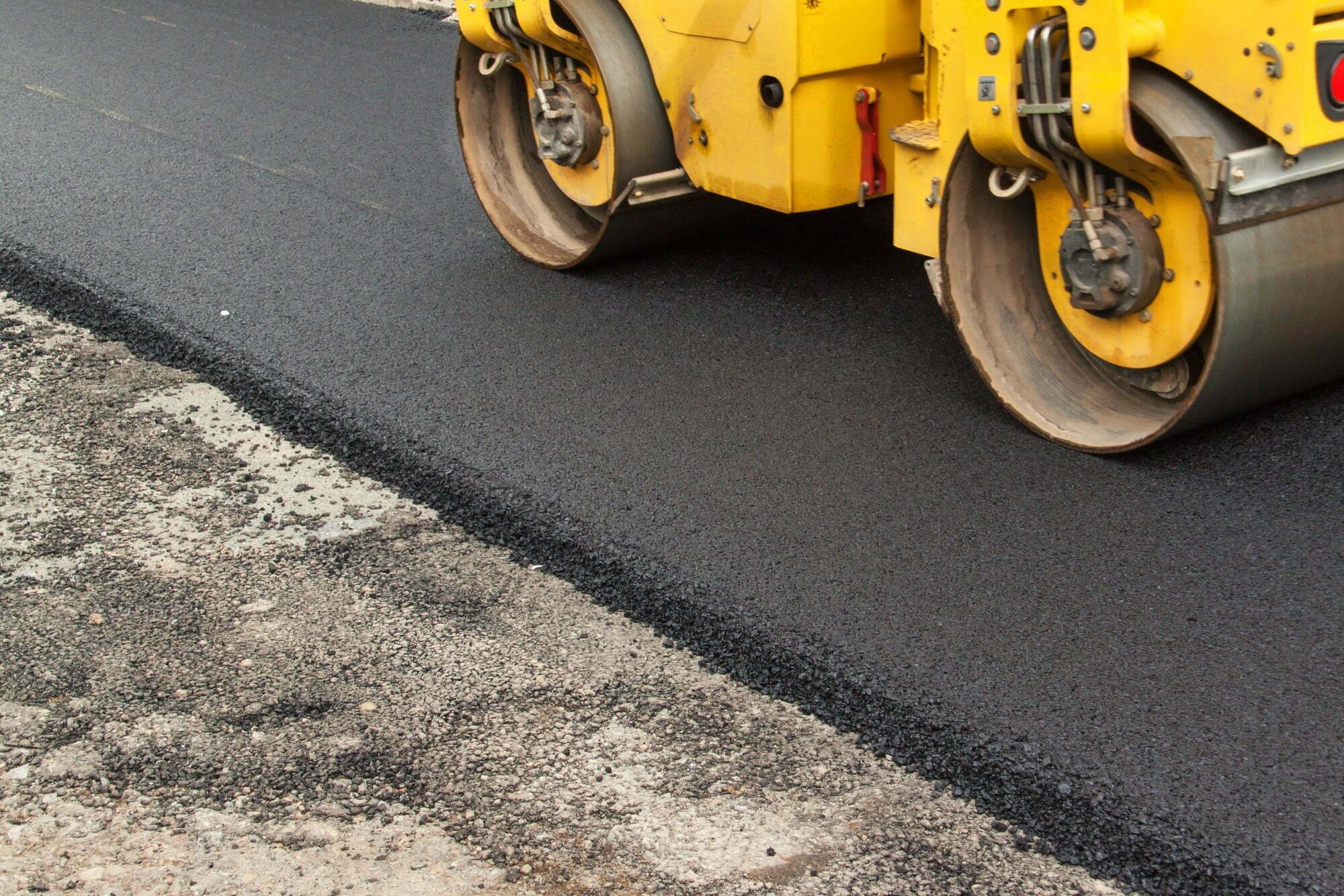 How to Hire Asphalt Paving Contractor for Your Driveway?
