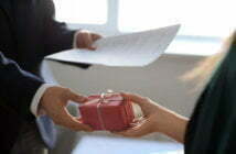 5 Tips to Choose Best Promotional Gifts for Your Company 1