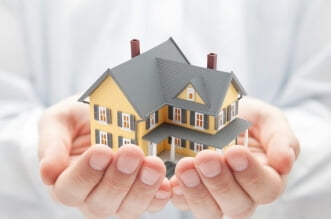 China May property investment growth eases for first time in three months 8