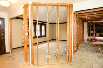 4 Tips to Hire the Best Remodeling Contractor 6