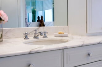 Tips To Select The Right Vanity For Your Bathroom 4