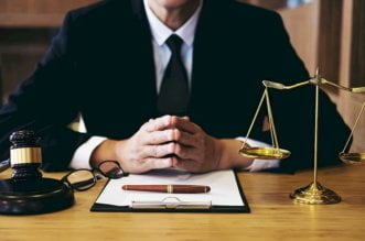 How a Litigation Lawyer Benefits Your Business 2