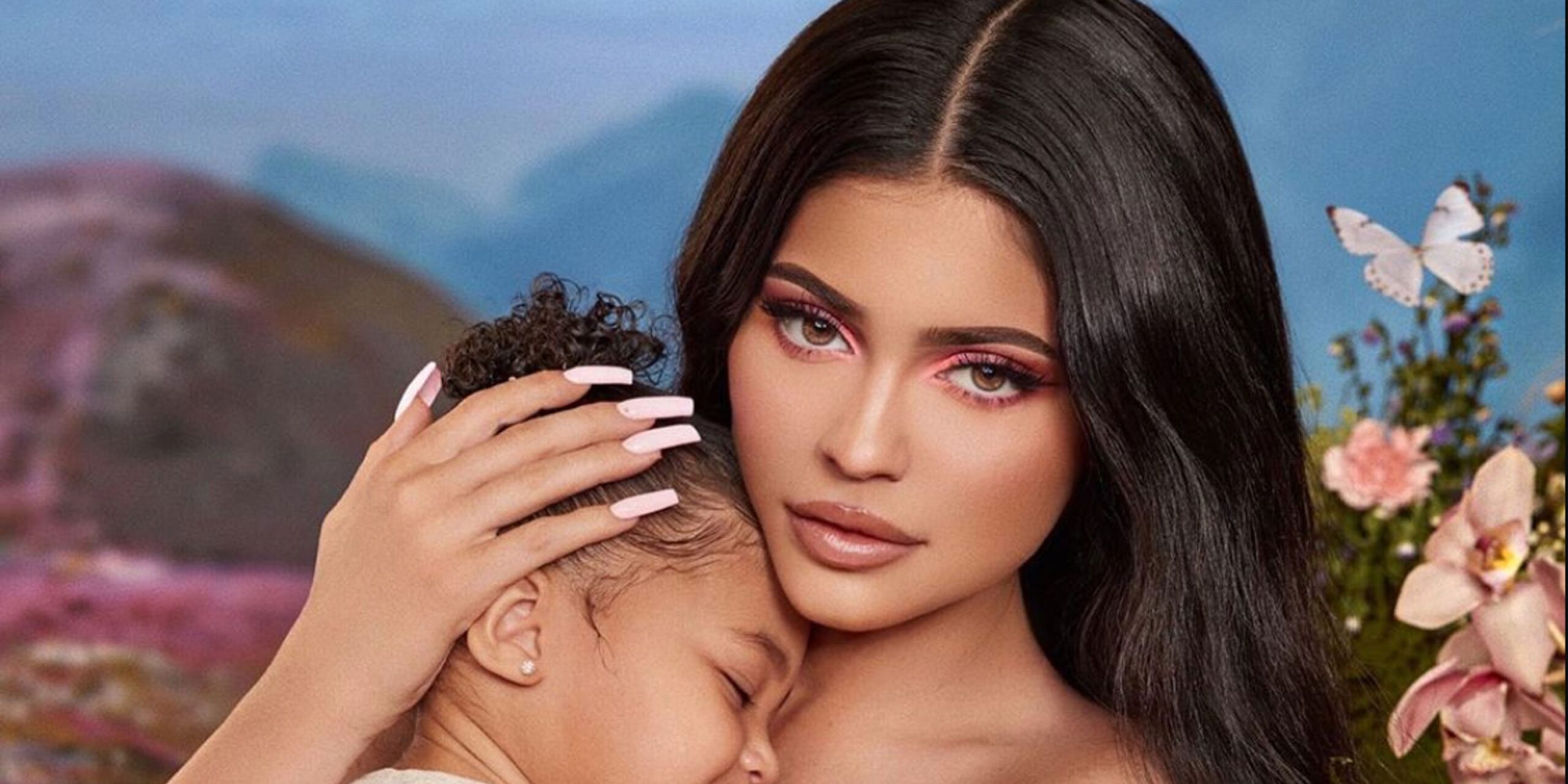 A Makeup Vlogger Transformed Himself Into Stormi Webster, and People Are Creeped Out 10