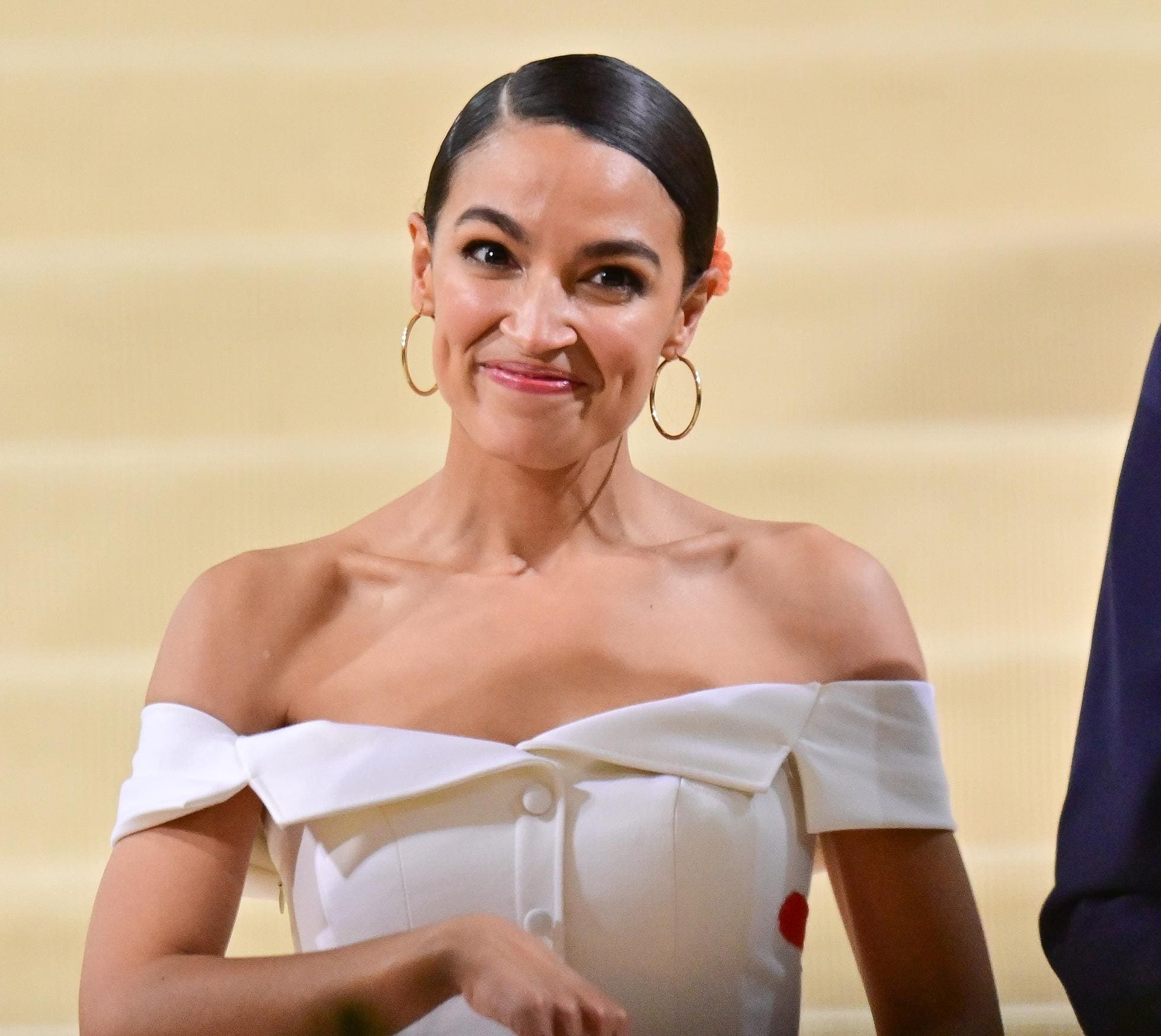 Alexandria Ocasio-Cortez’s tattered campaign footwear are actually part of fashion records 8