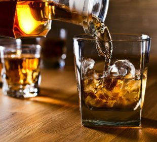 Drinks industry requires 15% discount of excise tax on alcohol 50