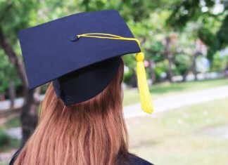 Why Graduate? 5 Reasons You Should Get Your High School Diploma