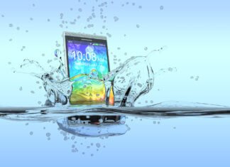 The Difference Between Waterproof and Water Resistant Phones