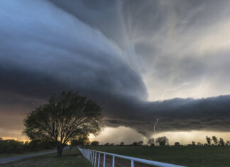 Twister testimonies: stormchasing in Tornado Alley, Oklahoma