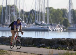 The Worst fitness behavior costing Canadians 6 years of life: look at