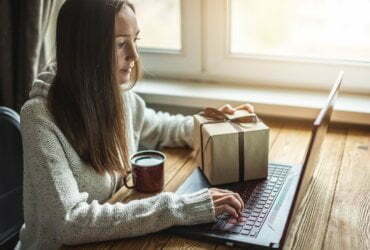 How the Internet Has Transformed Gift-Giving 51 How the Internet Has Transformed Gift-Giving 51