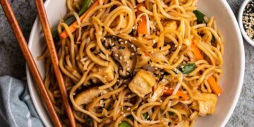 5 Popular Asian dishes with noodles 7
