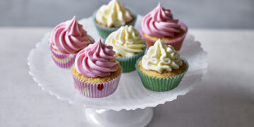 Cupcake Decorating Ideas That Will Make Your Guests Want to Eat It 9