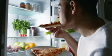 Late Night Dinner: A Delicious Solution for Night Owls 7