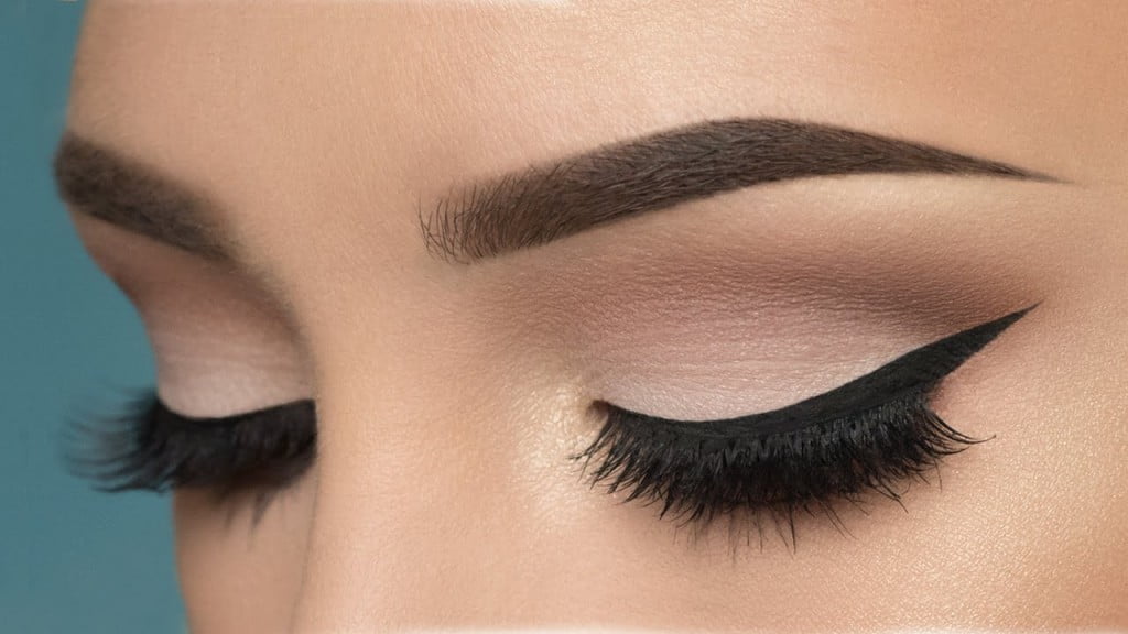 Dear Women, Please Stop Shaming Your Kind For Applying Makeup! 9