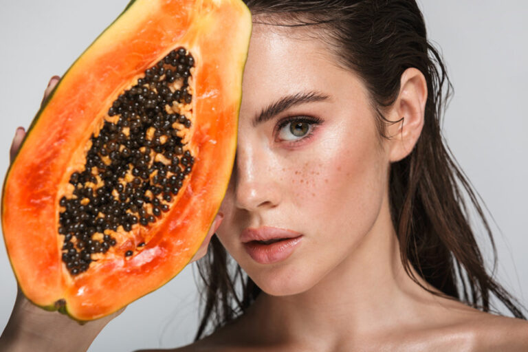 Get Glowing Skin with this DIY Papaya Face Pack Recipe 3
