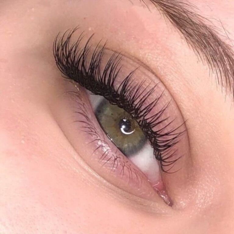 Get Gorgeous: Eyelash Extension Rates Revealed Get Gorgeous: Eyelash Extension Rates Revealed 7