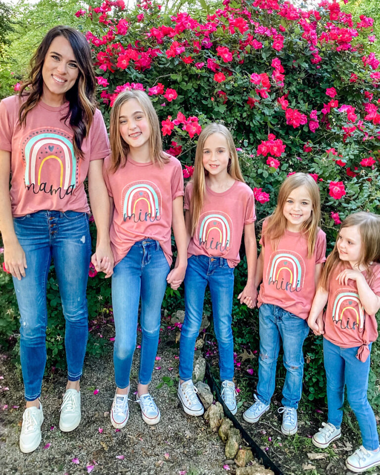 Matching Mommy and Me Outfits: Stylish Twinning for Mother and Child Matching Mommy and Me Outfits: Stylish Twinning for Mother and Child 6