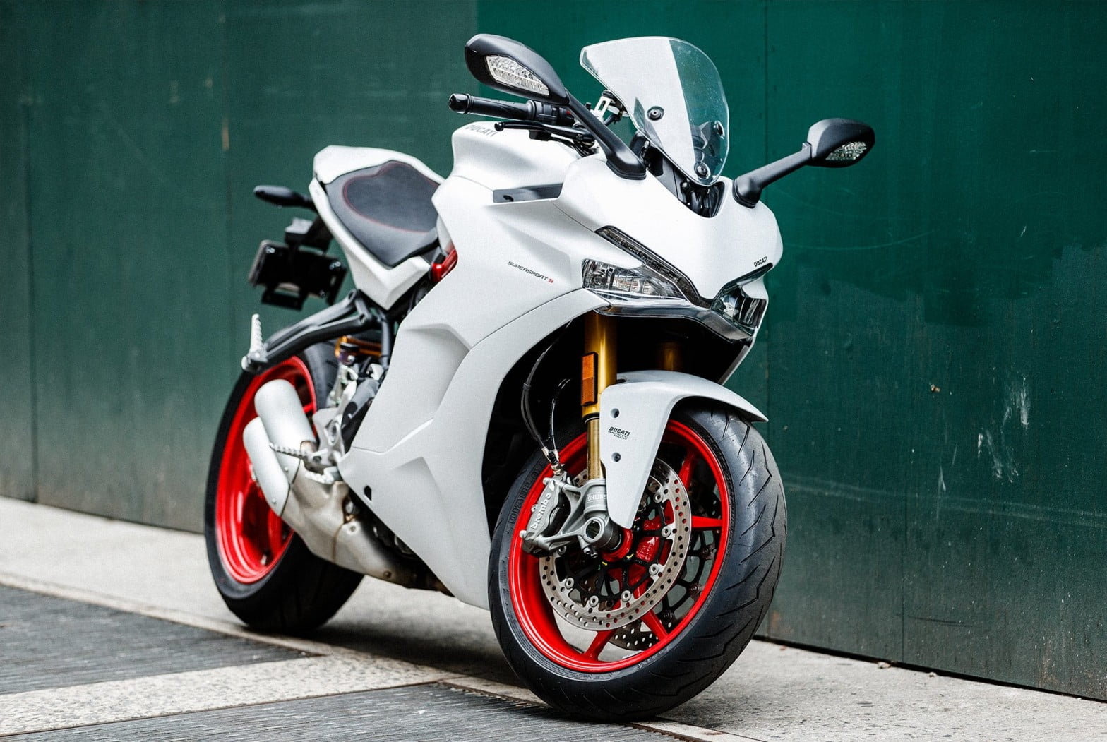 Damon Motorcycles Reinvents TwoWheel Commuting, Showcases World’s