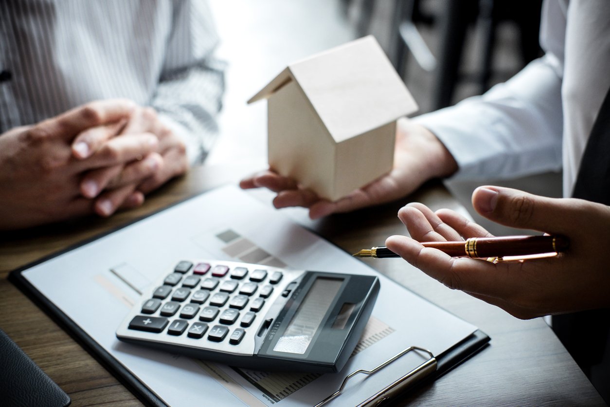How to Become a Real Estate Dealer in the Next 2 Years 1 How to Become a Real Estate Dealer in the Next 2 Years 1
