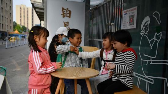 China considers paying couples to have a 2nd toddler 7