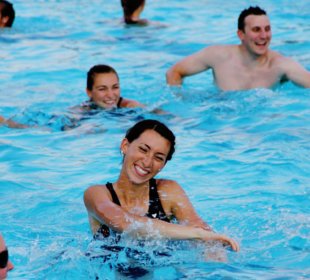 Yasmin Karachiwala Shares Some Aqua Aerobics Exercises: Here's 19 Yasmin Karachiwala Shares Some Aqua Aerobics Exercises: Here's 10
