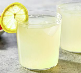 Skip the lemonade: Create your personal low-sugar drinks to cool off 7