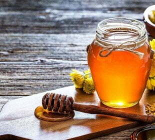 I Washed My Face With Manuka Honey for a Week—Here’s What Happened 17 I Washed My Face With Manuka Honey for a Week—Here’s What Happened 10