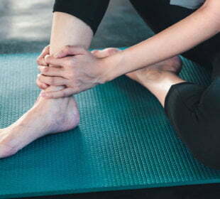 What can motive lower lower back and leg ache? 1