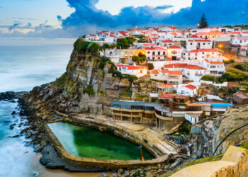 Discover the Best Lisbon Beaches for Sun, Sand, and Surf