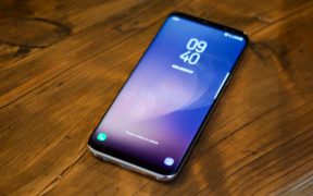 Samsung share of global smartphone market drops 1