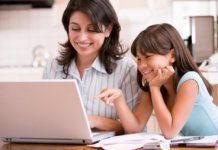 How to Get Financial Aid for College Education for Single Mothers