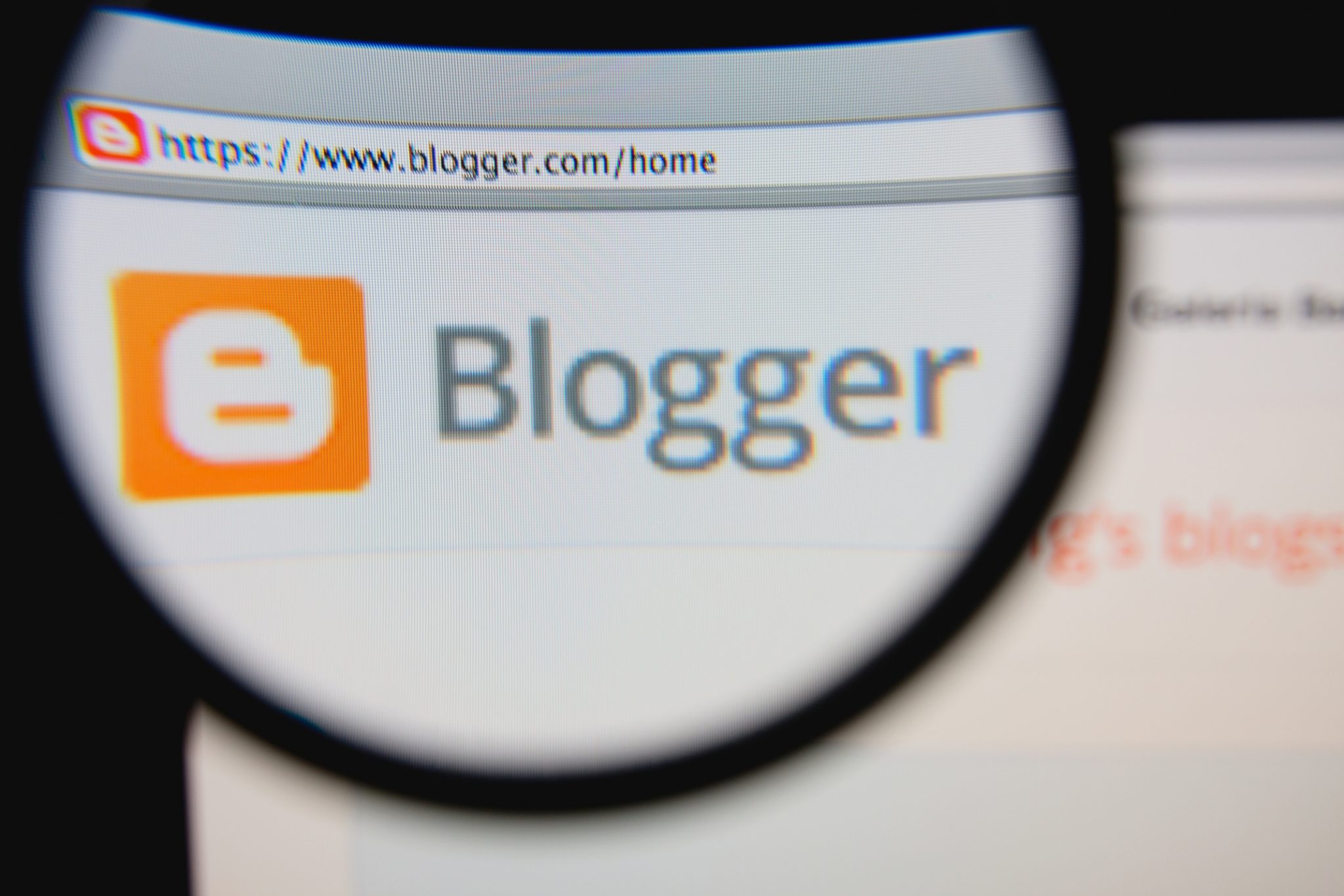 Before You Hire a Blogger, You Must Read This