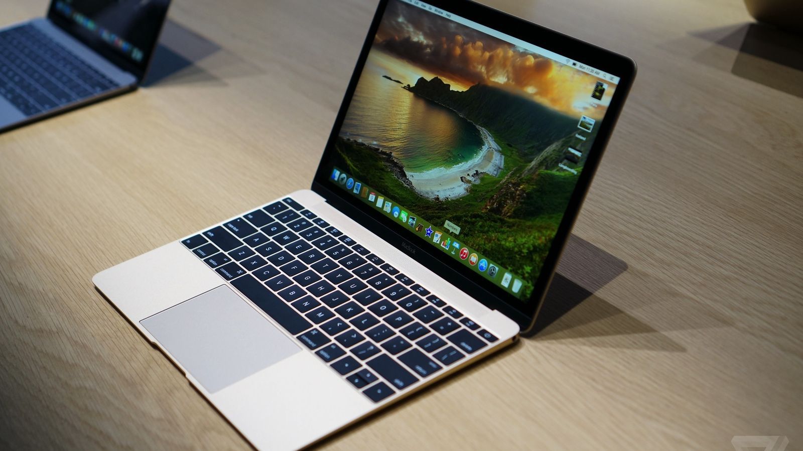 Should You Use Your MacBook on the Desk or the Lap?